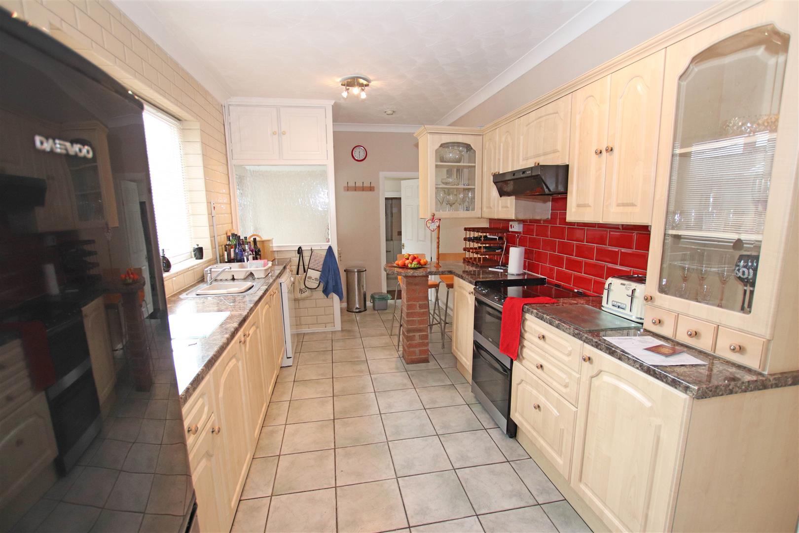 FITTED KITCHEN / BREAKFAST ROOM